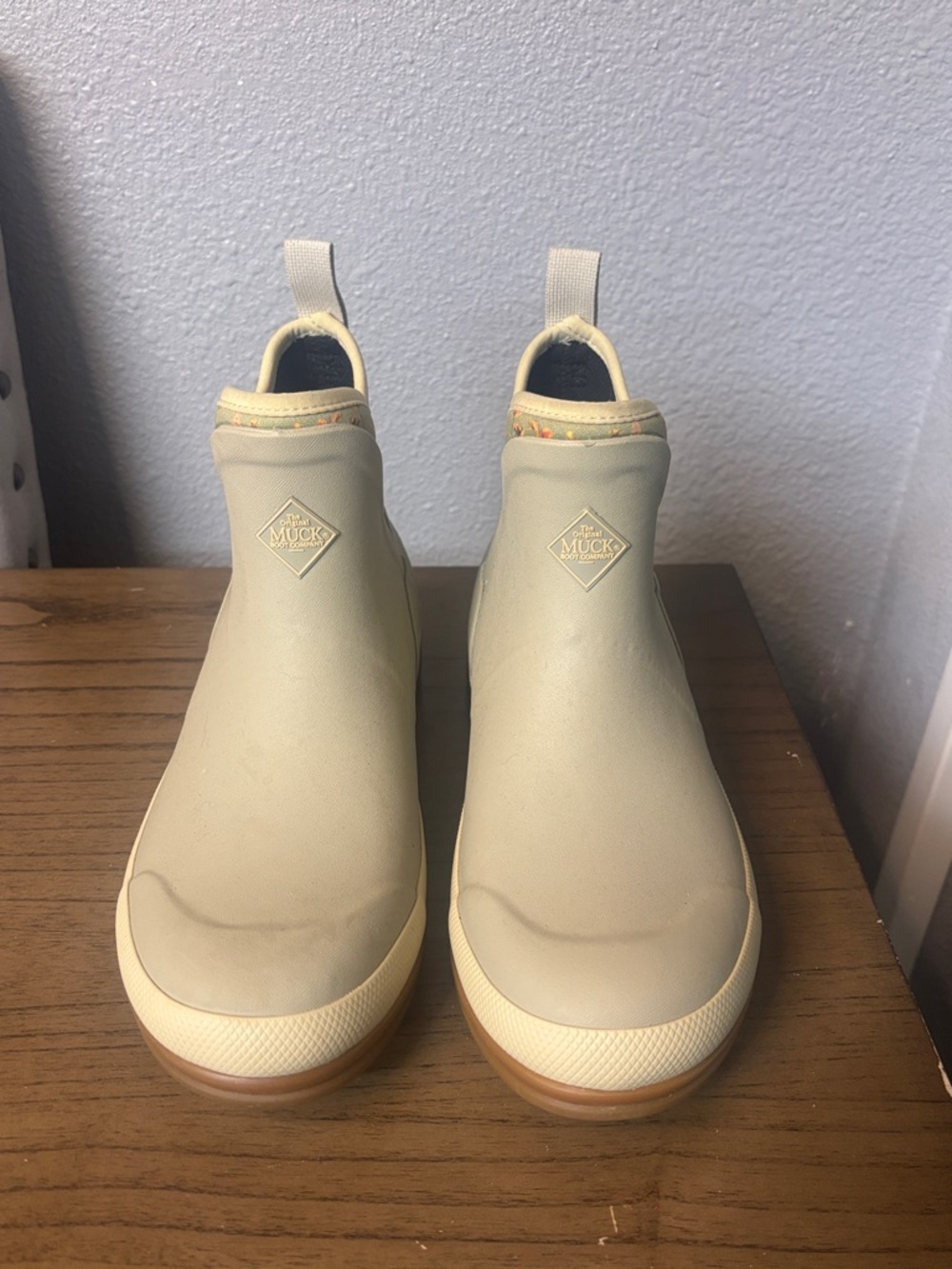 Muck Boots Women's Chelsea Rain Boot - Cream